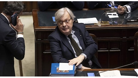 Sgarbi inciampa sull’arte e sulla sua stessa vanità