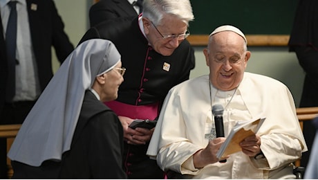 Nel libretto della messa del Papa c'era un canto scritto da un prete accusato di violenza sessuale