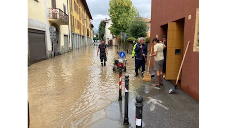 Maltempo, la conta dei danni in città: crolla un muro in San Vigilio, chiusa via Berlese