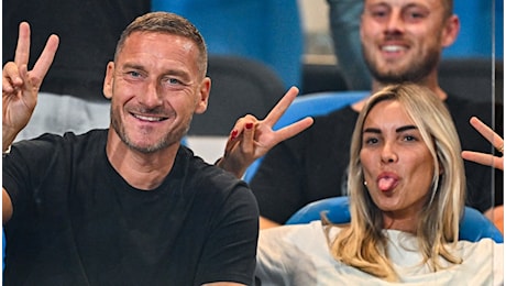 Francesco Totti e Noemi Bocchi “più innamorati che mai” dopo le indiscrezioni su Marialuisa Jacobelli