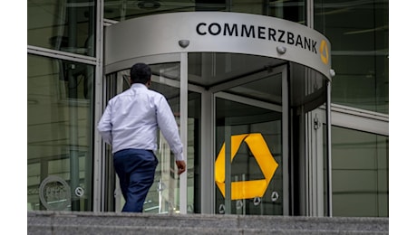 Unicredit al 28% di Commerzbank, ira di Berlino