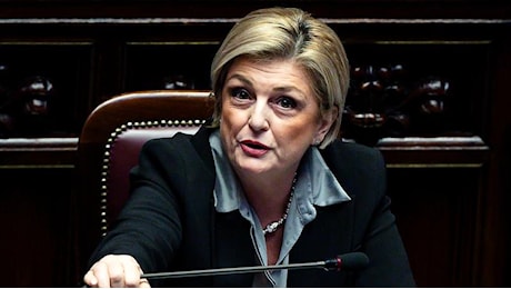 Esposto da Brescia sulla laurea «della domenica» della ministra Calderone: la Procura di Roma apre un fascicolo
