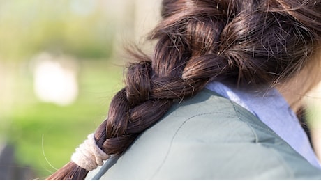 “Banca dei capelli”, in Provincia la consegna delle trecce per realizzare parrucche oncologiche