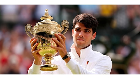 Alcaraz spietato, Djokovic distrutto: Wimbledon, trionfo senza storia