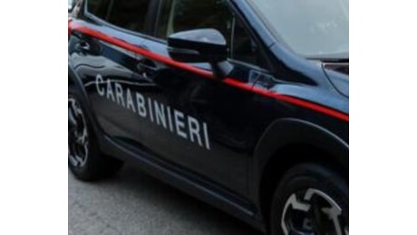 Ti taglio la testa, picchia la compagna a Natale e viene arrestato