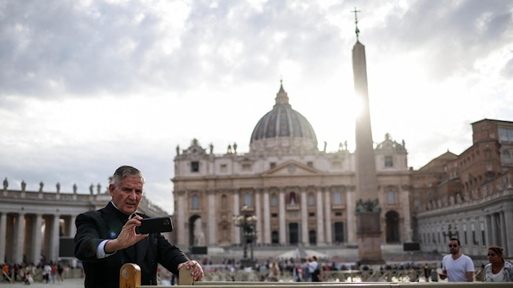 Scontro sul nome del Papa, il Conclave parte al buio - La Stampa Scontro sul nome del Papa, il Conclave parte al buio - La Stampa