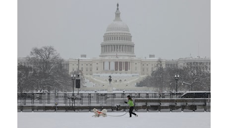 Tempesta di neve negli Usa, almeno 5 i morti e migliaia senza corrente