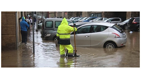 Liguria in ginocchio per il maltempo. Meloni: Seguo con apprensione la grave situazione (video)