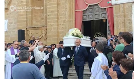 Torchiarolo si ferma e piange tre giovani vite spezzate: lutto cittadino e scuole chiuse per l'ultimo saluto