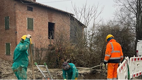 Riparata la conduttura bucata del gas, Crespellano è ancora al freddo: corsa per riattivare le utenze