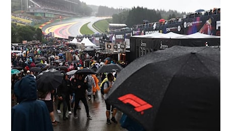 F1, GP Belgio: diluvio su Spa nel sabato di libere e qualifiche. In F2 spostata la Sprint