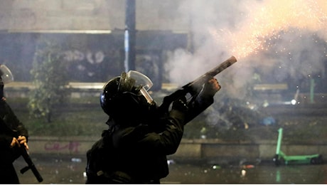 La Georgia europeista torna in piazza contro il governo filorusso: scontri e violenze della polizia