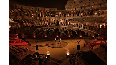 Il Gladiatore II : Airbnb fa combattere 16 turisti al Colosseo e scatta la polemica