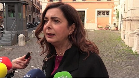 Laura Boldrini attacca Valditara: Sui femminicidi parole imbarazzanti, ha dimostrato la sua inadeguatezza