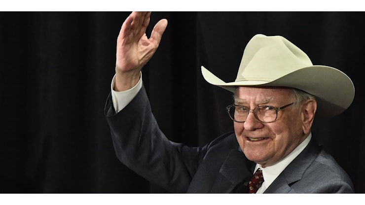 Warren Buffett, l’addio dell’Oracolo: il genio che amava i giornali, McDonald’s e la pazienza - La Verità Warren Buffett, l’addio dell’Oracolo: il genio che amava i giornali, McDonald’s e la pazienza - La Verità