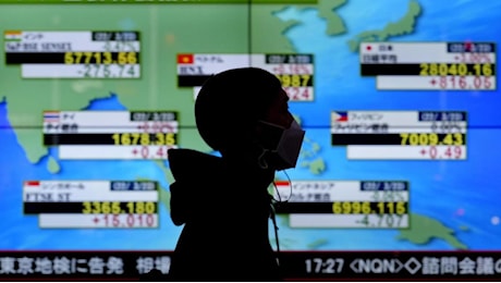 Borsa: Asia in ordine sparso con i dati cinesi, Tokyo chiusa
