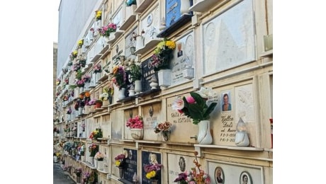 Settimana dei defunti, gli orari di apertura del cimitero dal 31 ottobre al 4 novembre