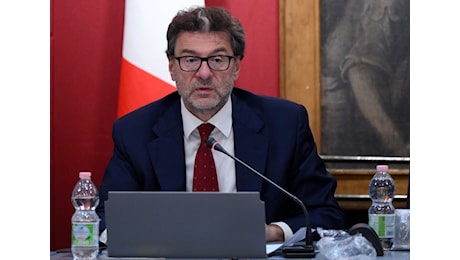 Giorgetti: nessuna nuova tassa, risponderemo con i fatti