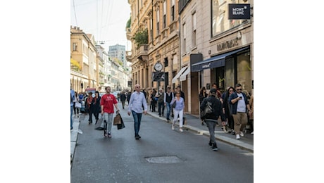 Via Montenapoleone a Milano diventa l’arteria commerciale più cara al mondo