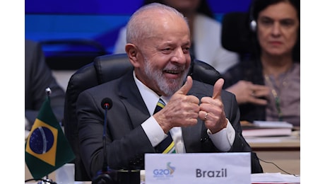Cos’è la tassa sui super ricchi proposta al G20 in Brasile e cosa ne pensa il governo Meloni