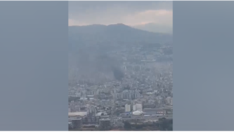 Il video di Beirut dall'alto: fumo vicino alla pista dell'aeroporto