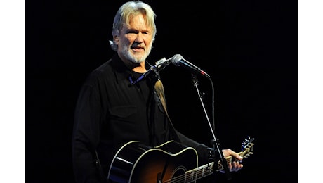 Addio a Kris Kristofferson, leggenda della musica country e attore: aveva 88 anni