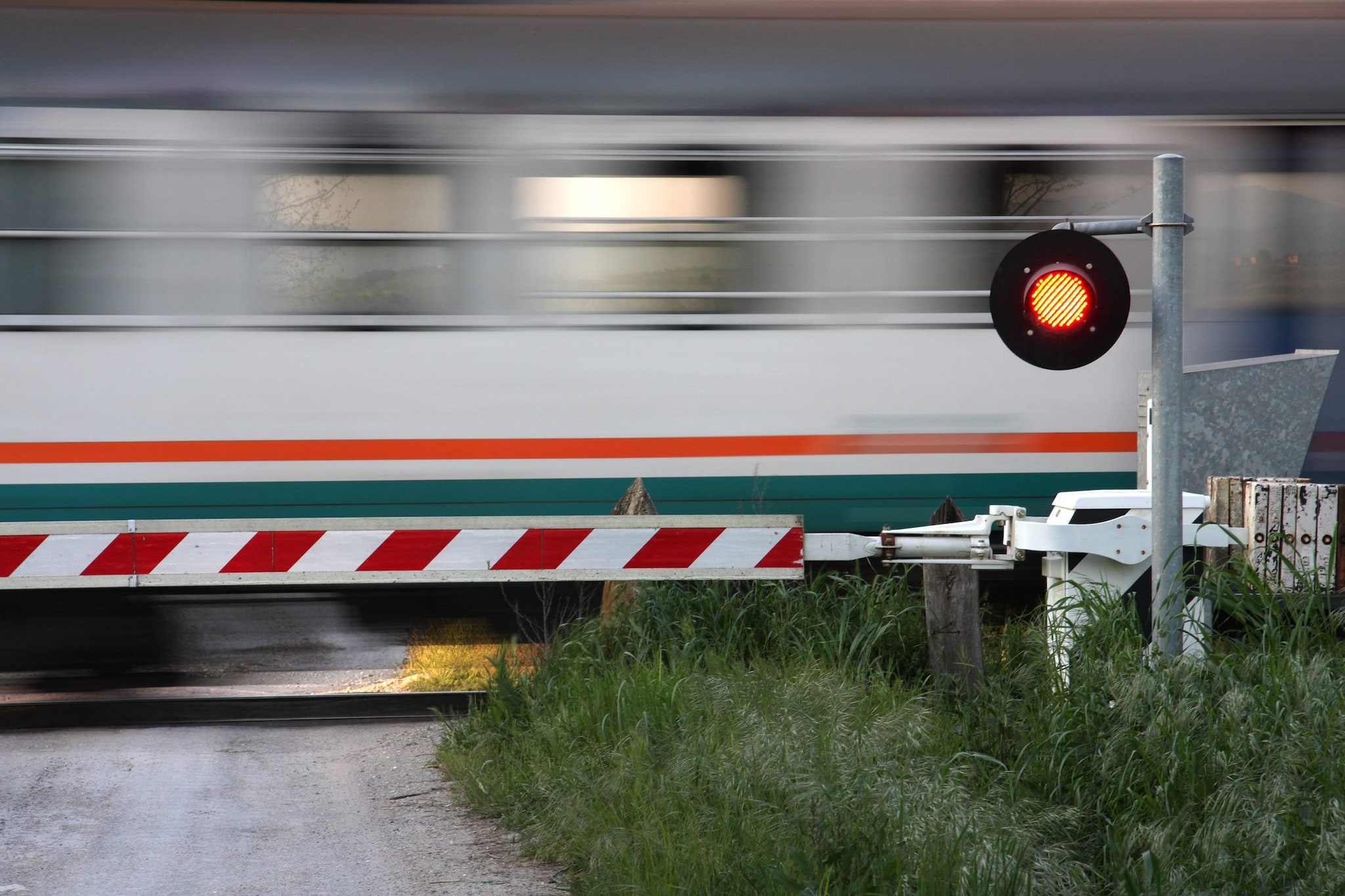 Bimba Di 12 Anni Investita Dal Treno A Un Passaggio A Livello A Padova ...