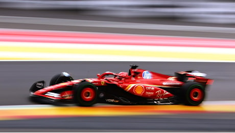 F1, Gp Belgio, la gara in diretta: Leclerc scatta dalla pole davanti a Perez e Hamilton. Sainz in quarta fila
