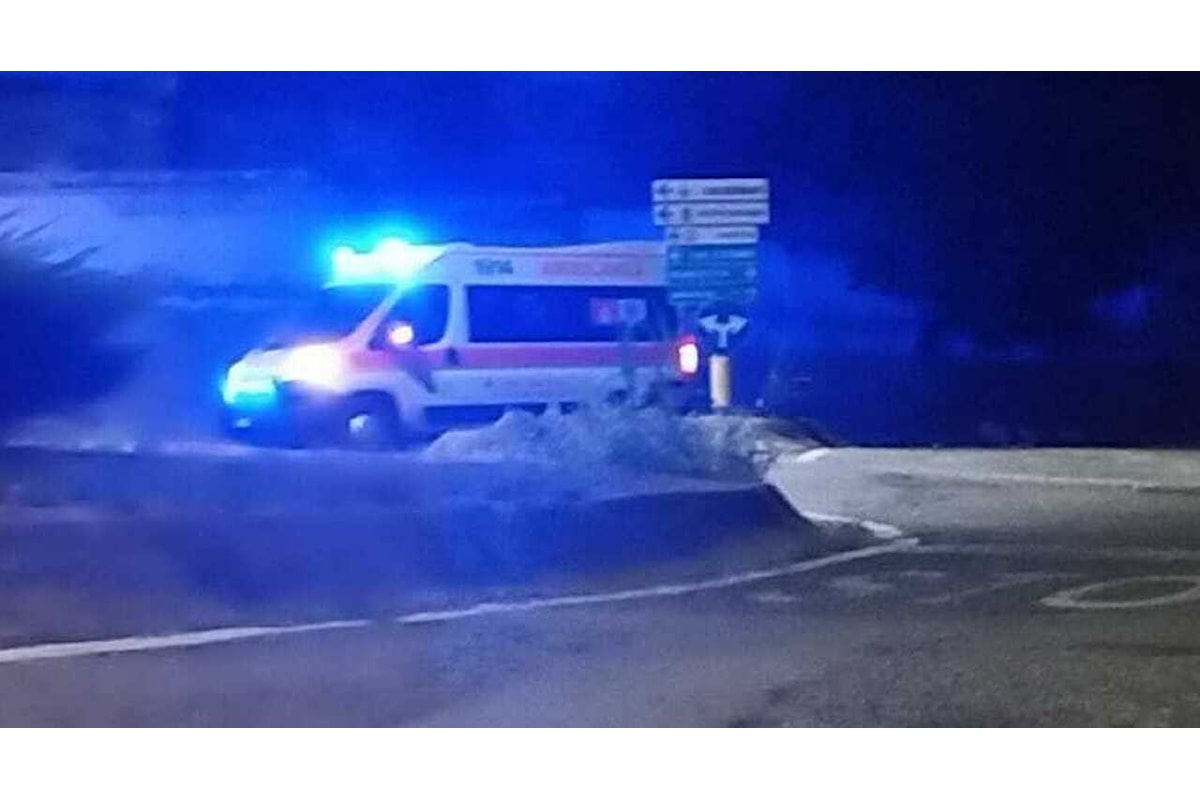Lunano, tremendo incidente nella notte: muore a 48 anni dopo lo schianto contro il guardrail