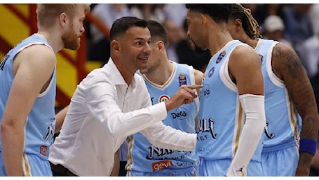 Terza sconfitta consecutiva per il Napoli Basket: la squadra di Milicic crolla anche a Sassari senza Pangos