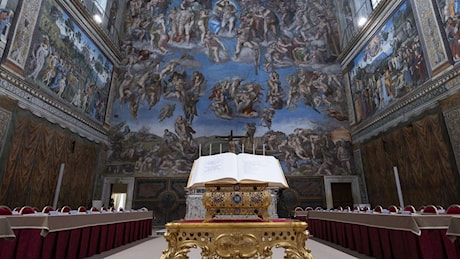 Al via il Conclave, oggi la prima fumata per l'elezione del nuovo Papa: Parolin parte favorito | In San Pietro la messa Pro eligendo Romano Pontifice