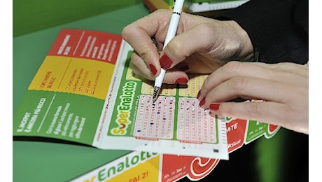 Superenalotto: niente 6, il jackpot sale a 33,3 milioni di euro