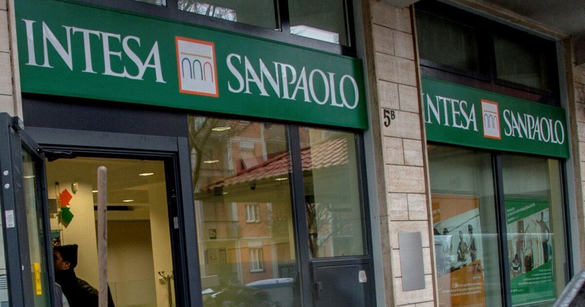 Intesa Sanpaolo, Stipendi E Pensioni Non Accreditati Per Problemi ...