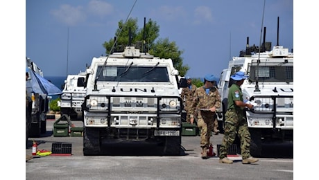 Libano, Israele spara sulle basi Unifil con i caschi blu italiani: colpiti tre siti, due feriti. Crosetto convoca l'ambasciatore