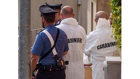 Milano, spara 4 colpi di pistola e uccide l'amante della moglie: arrestato