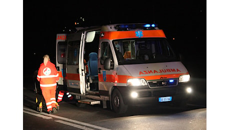 Tragedia a Oleggio: scontro tra auto, muore un 14enne, gravissimo il fratellino di 5 anni