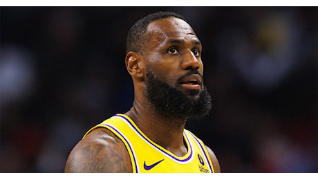 LeBron si taglierà lo stipendio: i Lakers pensano a Harden e Thompson