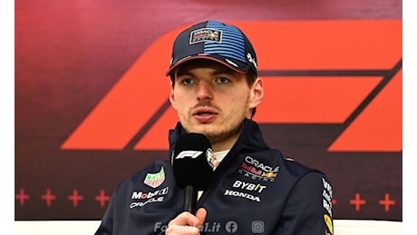 Verstappen al veleno contro Russell: «Fa il doppiogioco, vada a fa***lo»