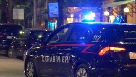 Spedizione punitiva fuori dalla discoteca. Botte e coltellate, gravi tre ragazzi