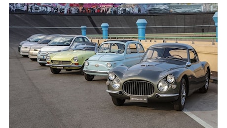 Fiat celebra i suoi primi 125 anni con una straordinaria sfilata di veicoli