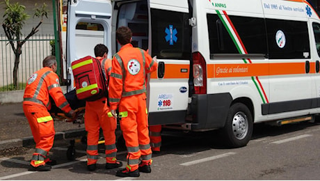 Martellate contro il personale dell’ambulanza: “Dovete portare mia zia in un altro ospedale”