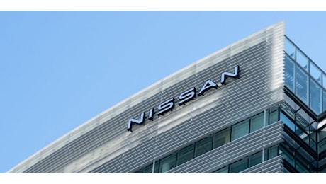 Nissan: crollano vendite e utili. Via le azioni Mitsubishi e migliaia di licenziamenti