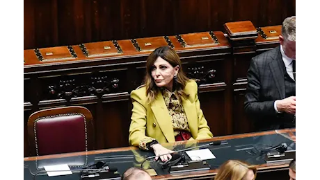 Santanchè e caso Visibilia, la Corte «da riscrivere i capi d’imputazione»
