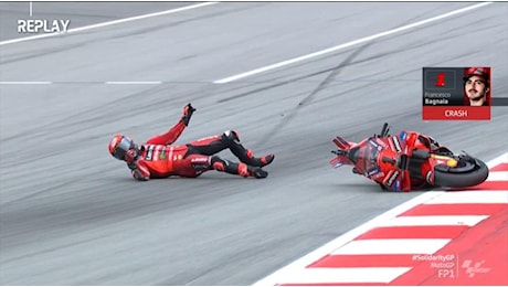 Pazzesco Bagnaia, cade a fine Libere dopo il sorpasso di Viñales