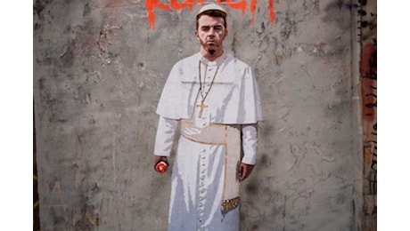 Murale a Milano con Salmo in versione Papa-writer