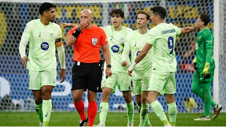 Barcellona contro l'arbitro Marciniak: “L’Uefa dovrebbe indagare”