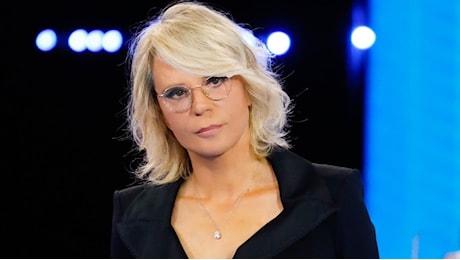 Maria De Filippi ha spiegato di aver querelato una persona che diceva falsità sull'eredità di Maurizio Costanzo