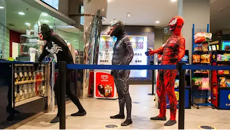 Mostra e cosplayers all’Uci di Curno: l’evento di Bergomix per l’uscita di «Venom: the last dance»