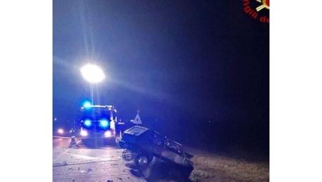 Incidente sulla Persicetana fra un'auto e un bus, un morto e una ventina di feriti