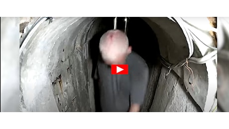 Sinwar in fuga nei tunnel di Gaza il giorno prima della strage del 7 ottobre: il video diffuso da Israele